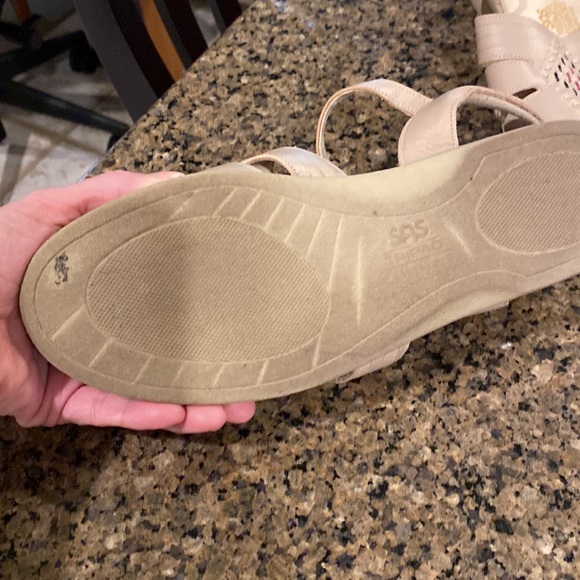 Sandals - Picture 4 of 7